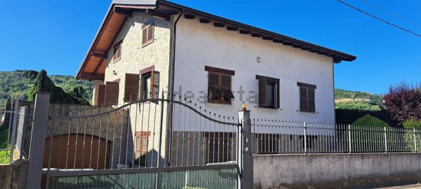 casa indipendente in vendita a Monastero Bormida