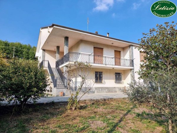 casa indipendente in vendita a Monastero Bormida