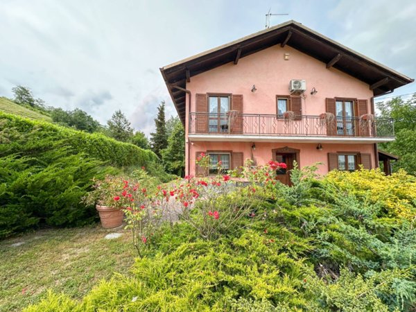 casa indipendente in vendita a Monastero Bormida
