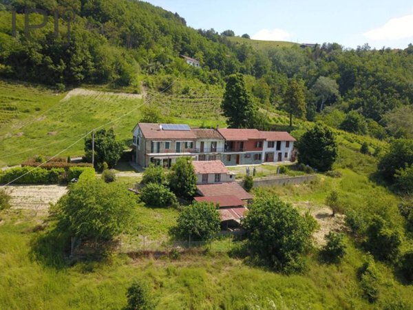casa indipendente in vendita a Monastero Bormida