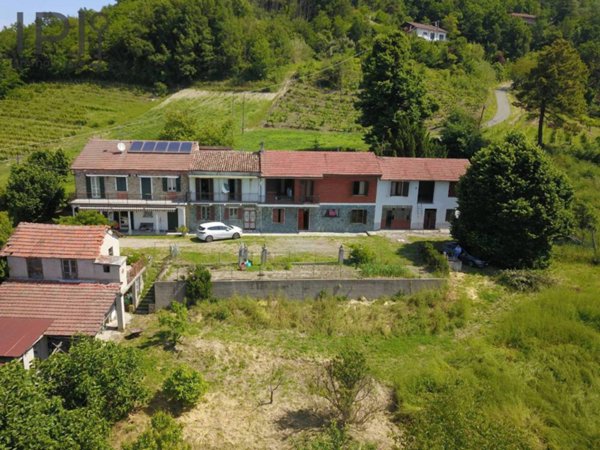casa indipendente in vendita a Monastero Bormida