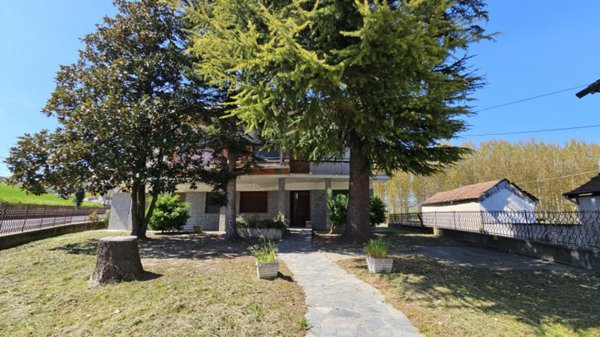 casa indipendente in vendita a Monastero Bormida