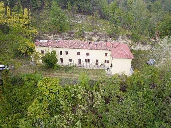 casale in vendita a Monastero Bormida