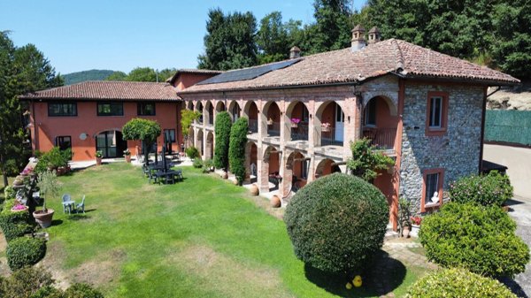 casale in vendita a Monastero Bormida