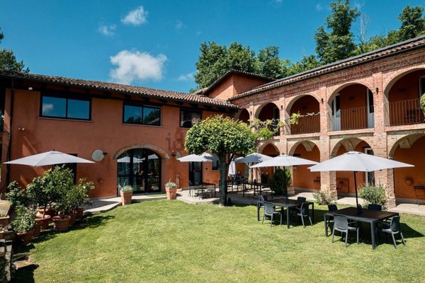 casale in vendita a Monastero Bormida