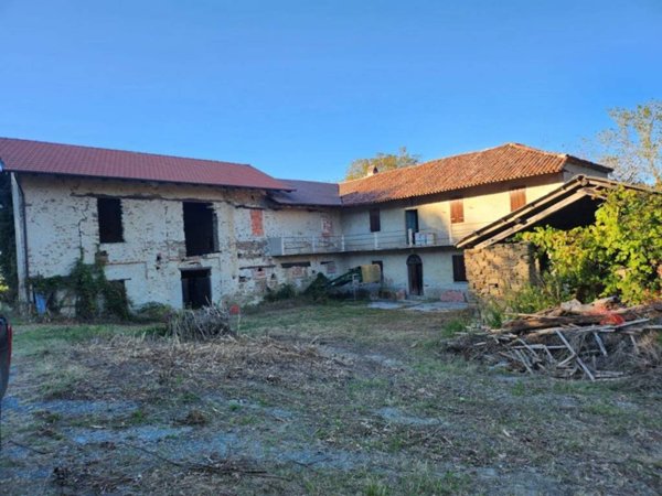 casa indipendente in vendita a Monastero Bormida
