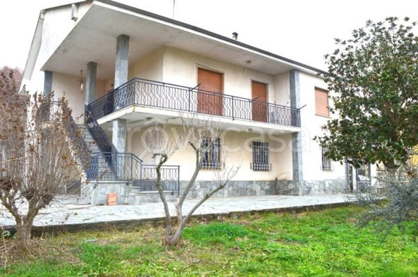 casa indipendente in vendita a Monastero Bormida