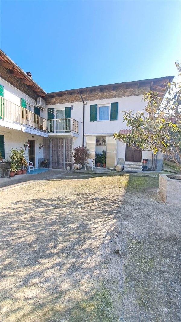 casa indipendente in vendita a Monastero Bormida