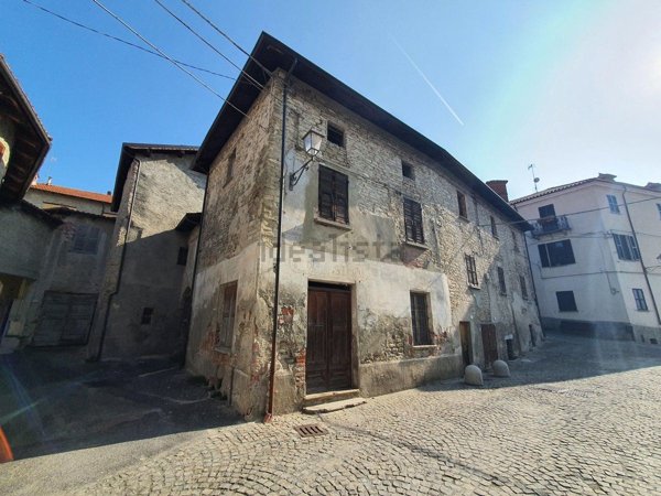 casa indipendente in vendita a Monastero Bormida