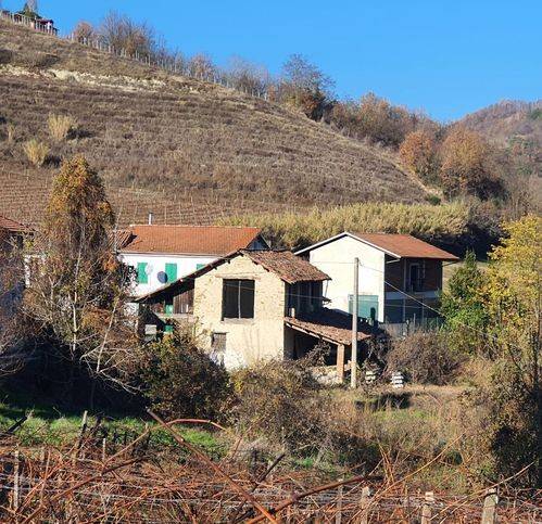 casa indipendente in vendita a Monastero Bormida