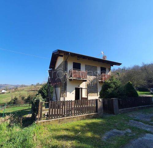 casa indipendente in vendita a Monastero Bormida