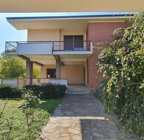 casa indipendente in vendita a Monastero Bormida