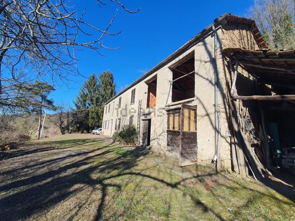 casa indipendente in vendita a Monastero Bormida