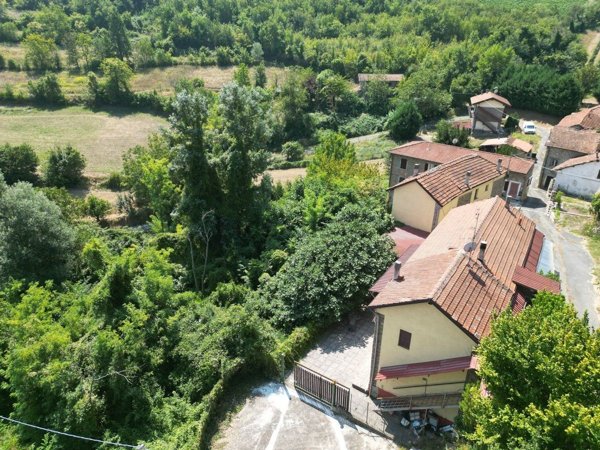 casa indipendente in vendita a Monastero Bormida