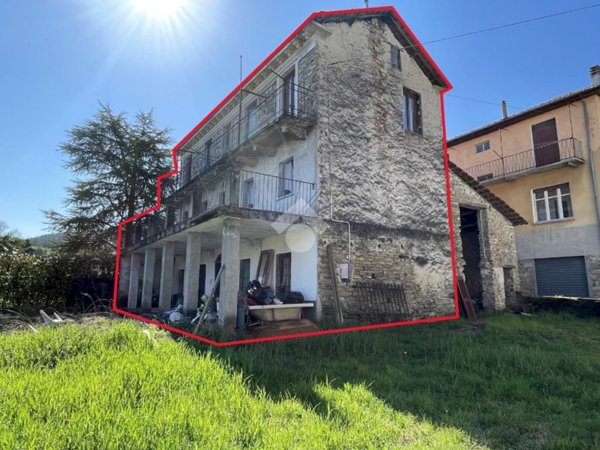 casa indipendente in vendita a Monastero Bormida