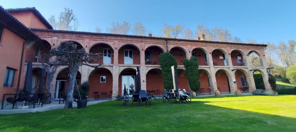 casa indipendente in vendita a Monastero Bormida
