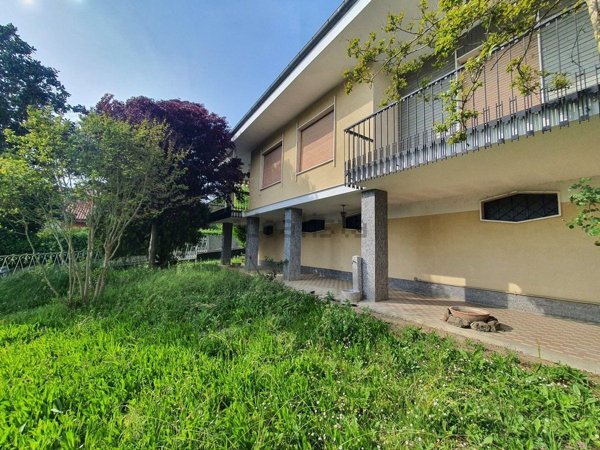 casa indipendente in vendita a Monastero Bormida