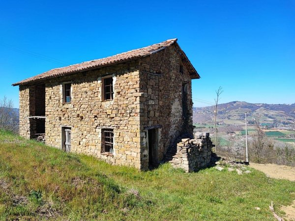 casale in vendita a Monastero Bormida