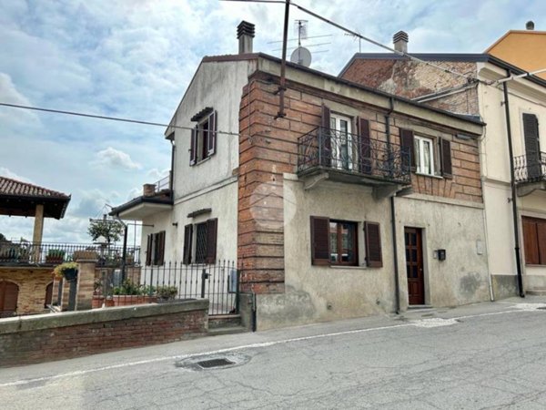 casa indipendente in vendita a Moncalvo