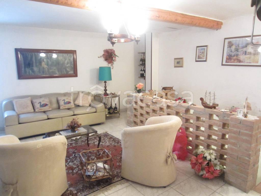 casa indipendente in vendita a Moncalvo in zona Patro