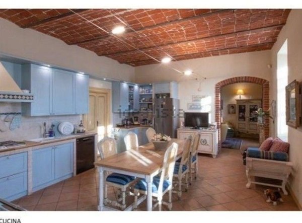 esavano in vendita a Moncalvo in zona Santa Maria