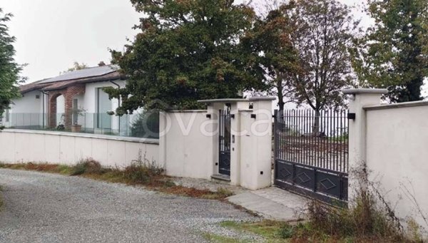 casa indipendente in vendita a Moncalvo in zona Patro