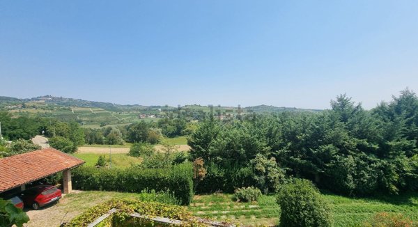 casale in vendita a Moncucco Torinese