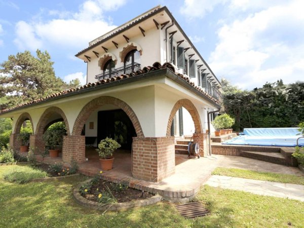 casa indipendente in vendita a Mongardino
