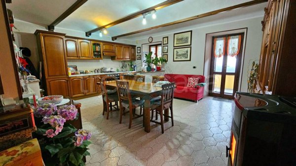 casa indipendente in vendita a Mongardino
