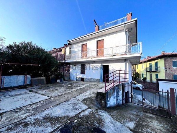 casa indipendente in vendita a Mongardino