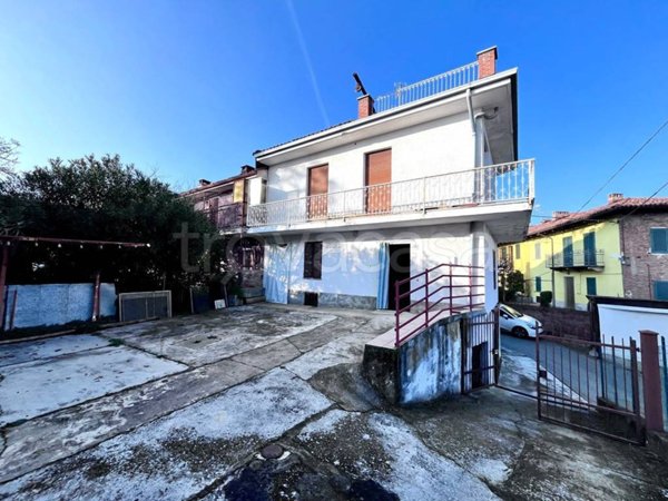 casa indipendente in vendita a Mongardino