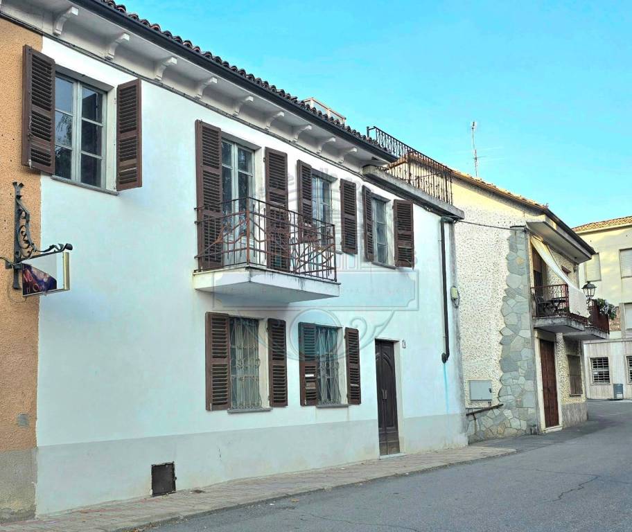 casa indipendente in vendita a Mongardino