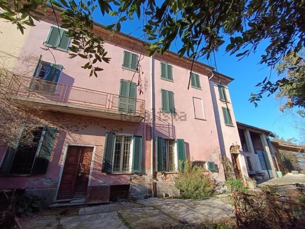 casale in vendita a Mongardino