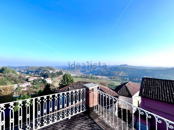 casa indipendente in vendita a Mongardino