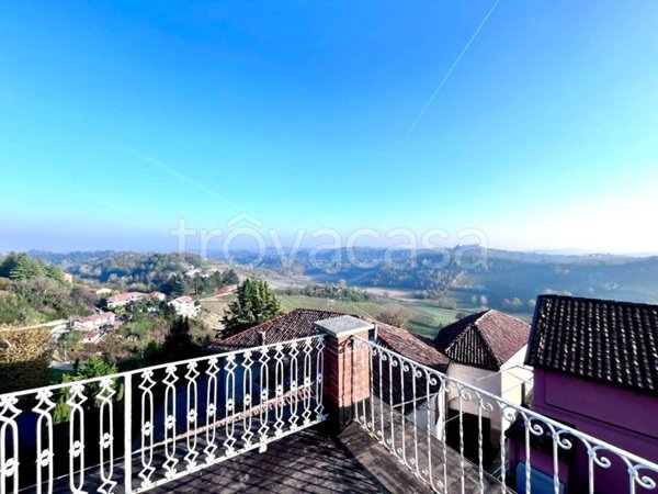 casa indipendente in vendita a Mongardino