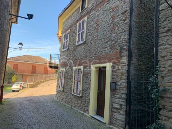 casa indipendente in vendita a Montabone