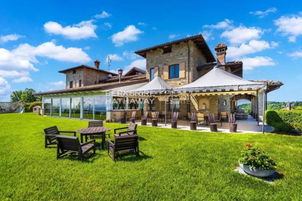 casa indipendente in vendita a Montabone