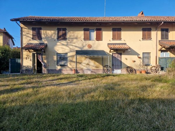 casa semindipendente in vendita a Montafia