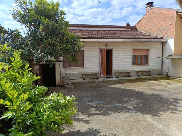 casa indipendente in vendita a Montafia