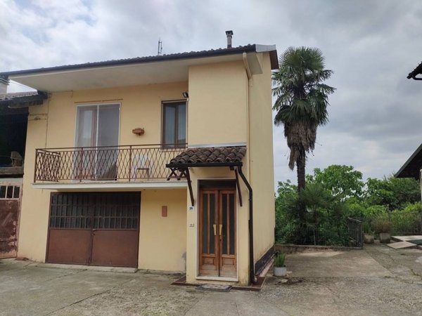 casa indipendente in vendita a Montafia in zona Bagnasco