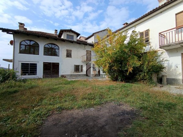 casa semindipendente in vendita a Montaldo Scarampi in zona Forni