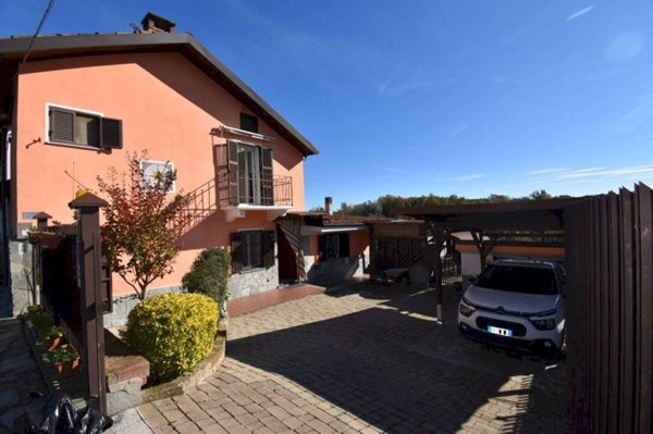 casa indipendente in vendita a Montaldo Scarampi in zona Forni