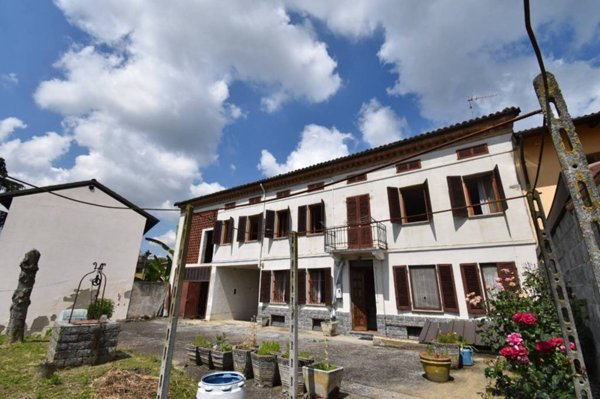 casa indipendente in vendita a Montaldo Scarampi in zona Forni