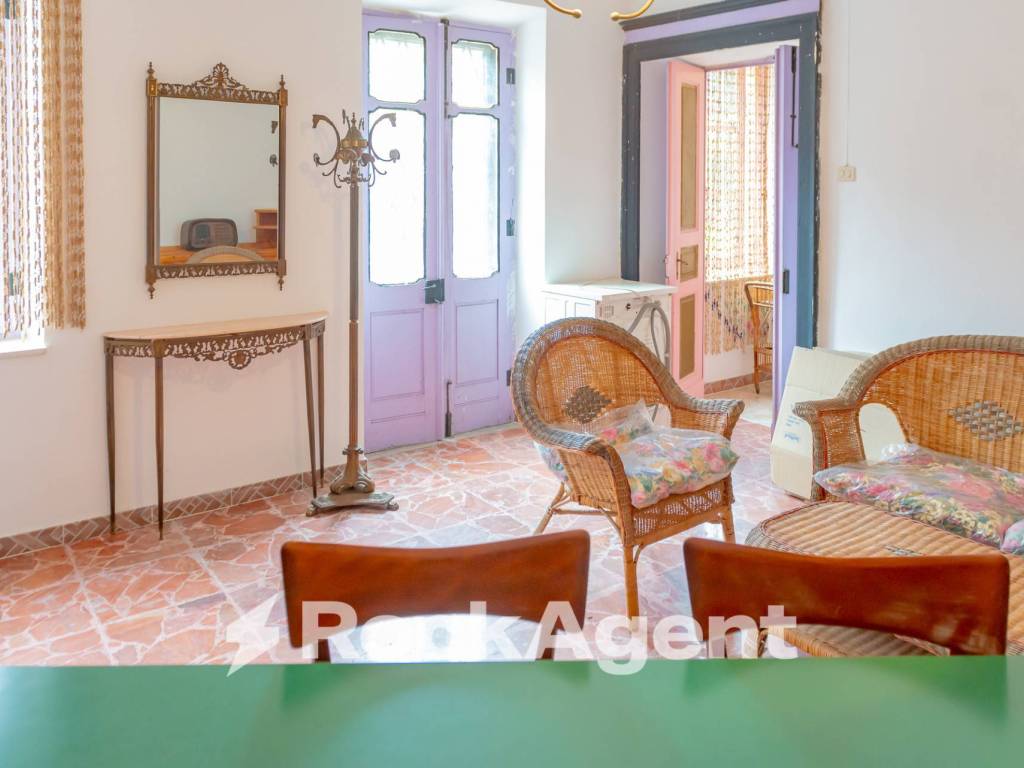 casa indipendente in vendita a Montaldo Scarampi in zona Forni