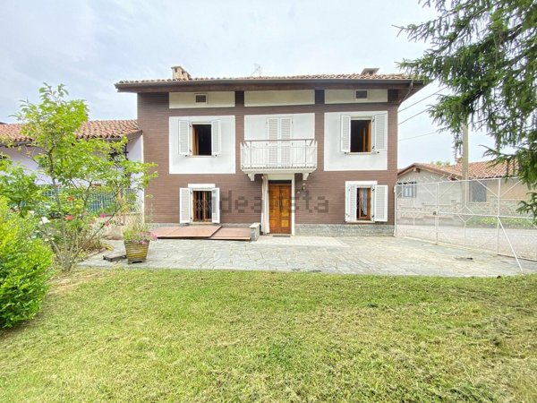 casa indipendente in vendita a Montaldo Scarampi