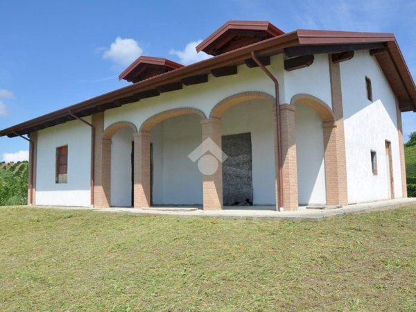 casa indipendente in vendita a Montaldo Scarampi in zona Forni