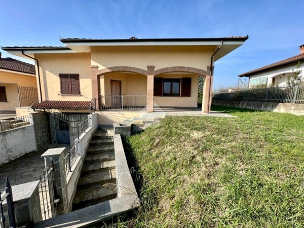 casa indipendente in vendita a Montechiaro d'Asti