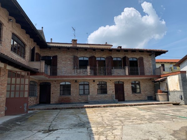casale in vendita a Montechiaro d'Asti
