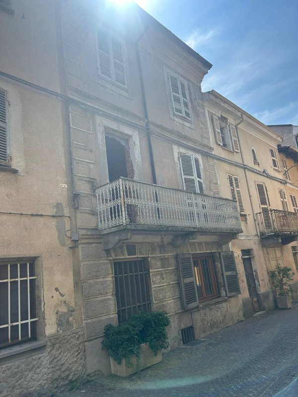 casa indipendente in vendita a Montechiaro d'Asti
