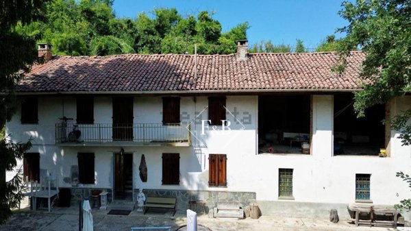 casale in vendita a Montechiaro d'Asti